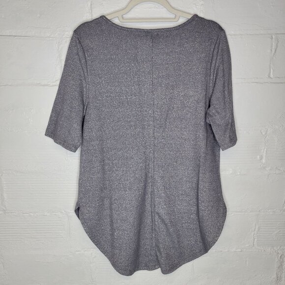 Torrid Women's Size 0 (XL) Shirt Top Gray Silver Sparkle Shirttail Hem Short Sle - Picture 2 of 4